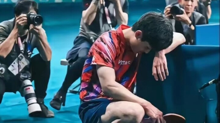 Cây vợt của bạn chứa rất nhiều xạ hương, sớm đã chẳng còn là hàng hiệu nữa rồi