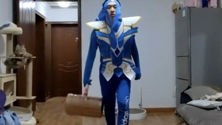 ถังซาน ผู้เล่นตำแหน่งท็อปเลน