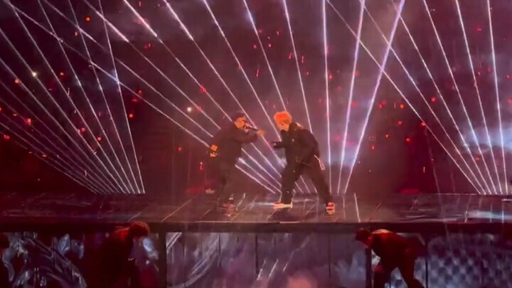 การแสดงสดสุดช็อก | GAI สนับสนุนคอนเสิร์ต "Kang Long You Hui" ของจางอี้ซิง