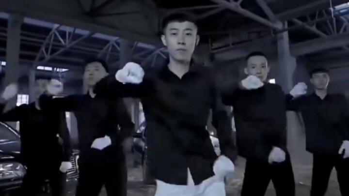 青海摇，但是是jisoo solo