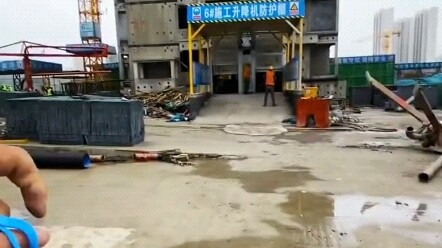 Thử thách mang Wahaha lên cần cẩu!