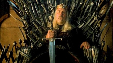 盛世王朝灭亡之路—《权利的游戏》前传《龙之家族》