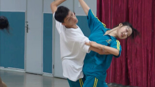 校服下的摩登舞也太酷啦！专属于国标生的青春风采#淮南世际艺术学校 #陈帅锜陈薇 #李勇泽冯田青的学生们