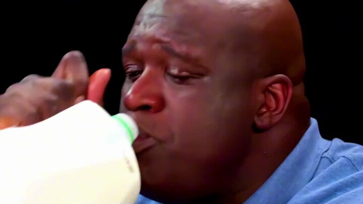 In O’Neal’s hands, anything can shrink—except that next to Yao Ming, it instantly turns into a dried