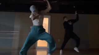 李彩演 & 李英智《The Boyz - Maverick》舞蹈视频公开！