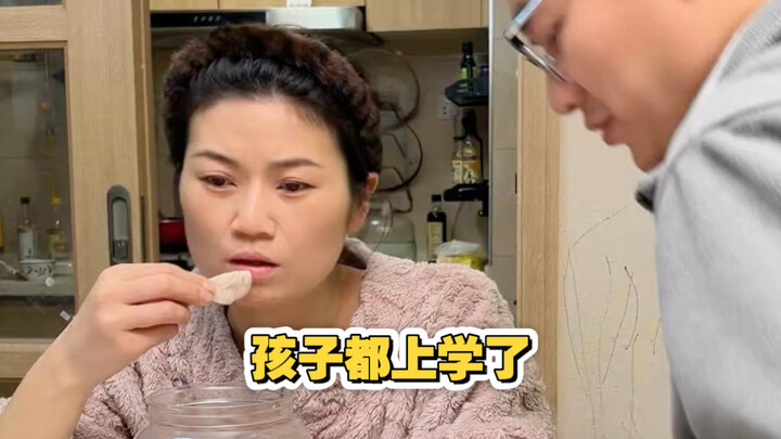 Con đã đi học rồi, sao bạn không tìm một lớp để tham gia nhỉ?