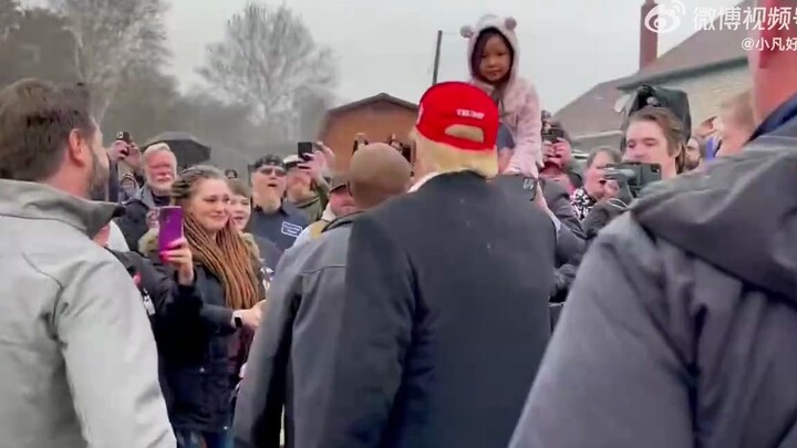 Trump Hits the Ground in Ohio, Distributing Supplies