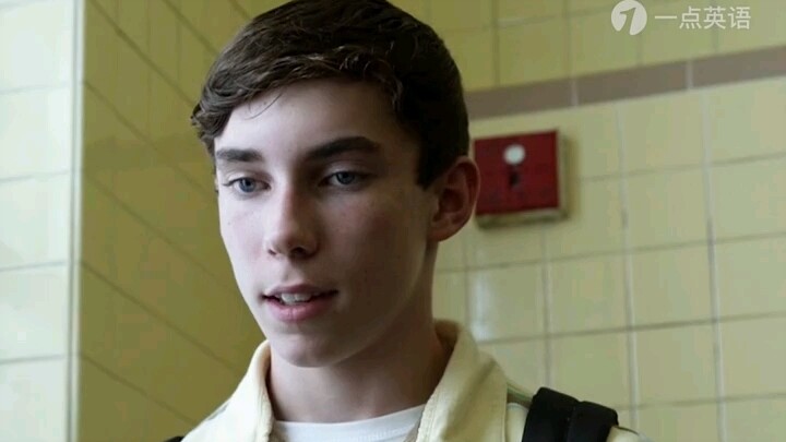 هل المدرسة فوضوية أم لا؟ كل شيء يقرّره كارل، "الوقح" وصاحب الجاذبية الشخصية!