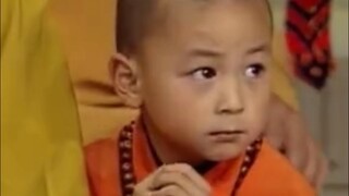 Thành Long bốn tuổi: Đấm bốc với núm vú giả trong miệng thật mạnh mẽ!