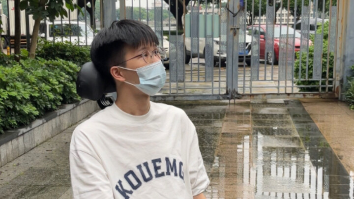 Sau khi bị liệt nửa người, tôi đã bỏ xa bạn bè cùng trang lứa…