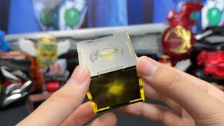 Nhận đồ ăn nhẹ đen chính hãng của Bandai với giá 200! Có sự khác biệt nào giữa nó và đồ ăn nhẹ trong