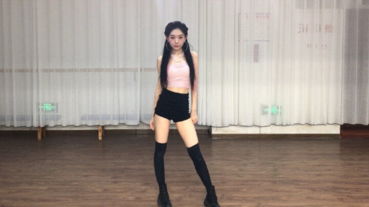 Lagu baru BLACKPINK Ice Cream menampilkan lima perubahan kostum dan cover dance lengkap