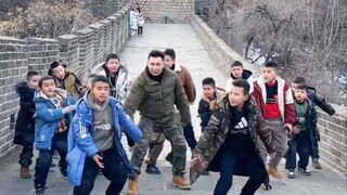 رقصة السما على سور الصين العظيم