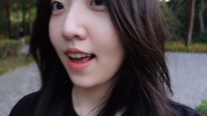 The moonlight is so beautiful tonight.