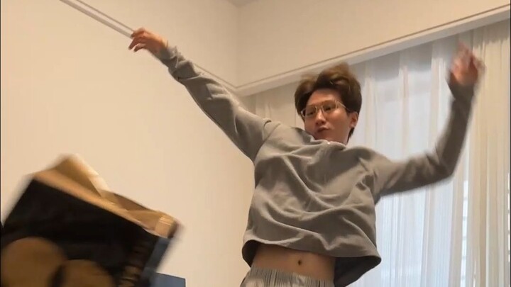 Bagaimana kalau, aku yang memberimu makan??