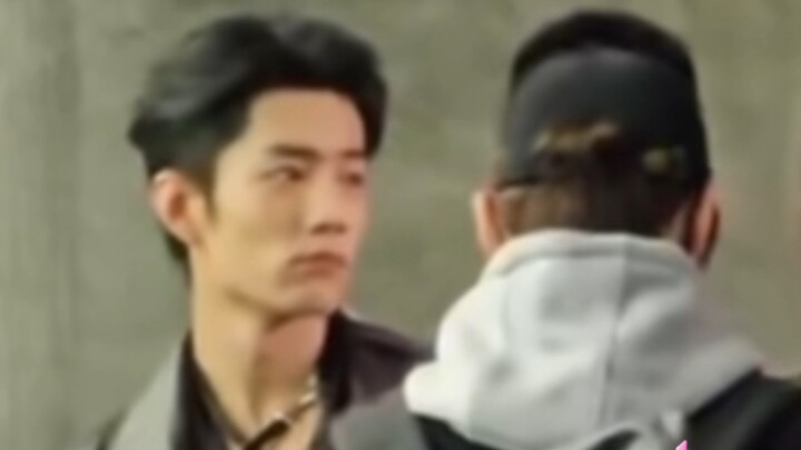 Xiao Zhan and Da Bo high-fived, and pouted at the same time, so cute!!! It’s so nice to have close f