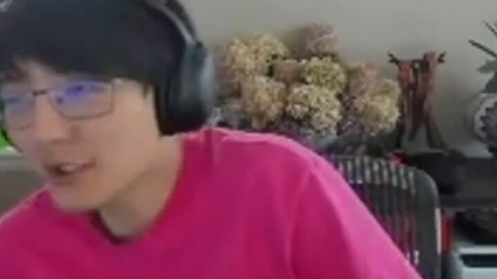 Volume kedelapan dari pahlawan wanita pecundang, Lao Ma mengalahkan Lao Ba dan membuatnya gelisah! P