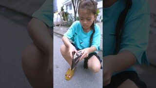 SHK - Cô Bé Ăn Xin Trả và Chiếc Ví Nhiều Tiền - Little Beggar Girl Story  #shorts #SuperHeroKids