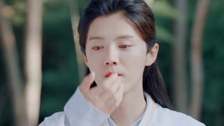 [Lu Han|Sakit] Apakah dia masih cantik bahkan saat dia pingsan?