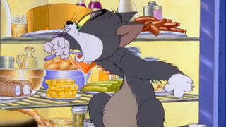ทอมแอบกินขนม
