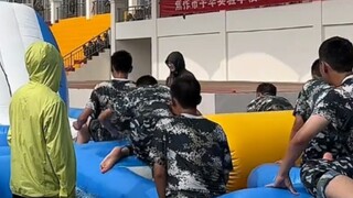 我再说一遍，要么全国统一，要么全国禁止，这一刻所有综艺剧都弱爆了！！！