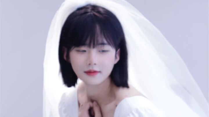 Thanks to the shop for not minding that I’m a guy and still finding me an 181cm wedding dress!