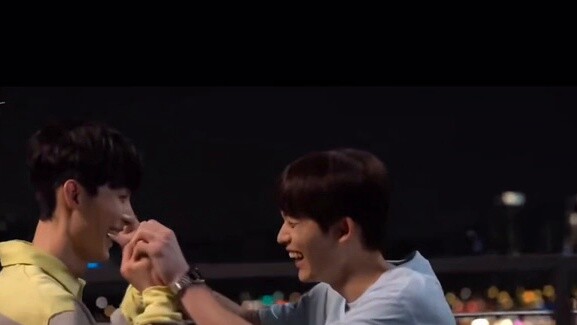 When the bunny talked about the last rooftop kiss, everyone laughed hahaha [Our simulated love]