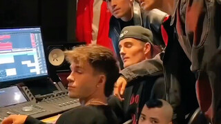 融入不进的圈子就多挤挤