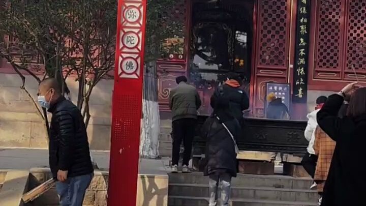 Getting married is the way to go—without marriage, you’re just stuck waiting alone for death in soli