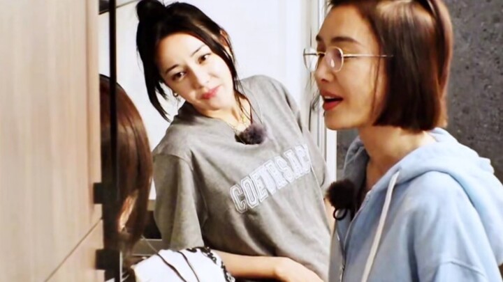 Làm sao tôi lại không nhìn ra được cảm xúc mà bạn che giấu sau những trò đùa chứ?