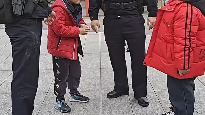 nice police in china