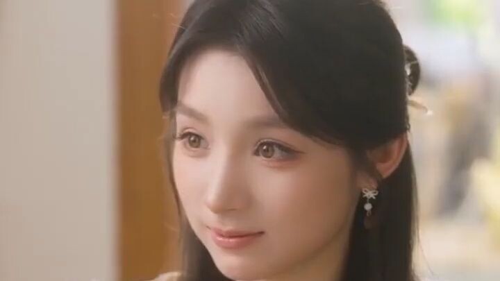In her past life, Si Kan Liyi Tong missed the person who had loved her for many years. After being r