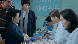 Một bác sĩ giả đã tặng trứng miễn phí cho người già chỉ để bán sản phẩm chăm sóc sức khỏe, nhưng anh
