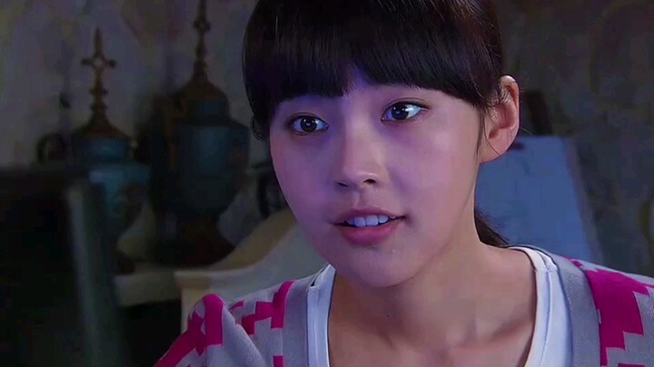 Girl in an online romance actually sends her bestie to meet the guy in person instead!