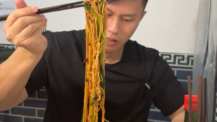 Checking in at 30 noodle shops in Chongqing—any recommendations from the audience?
