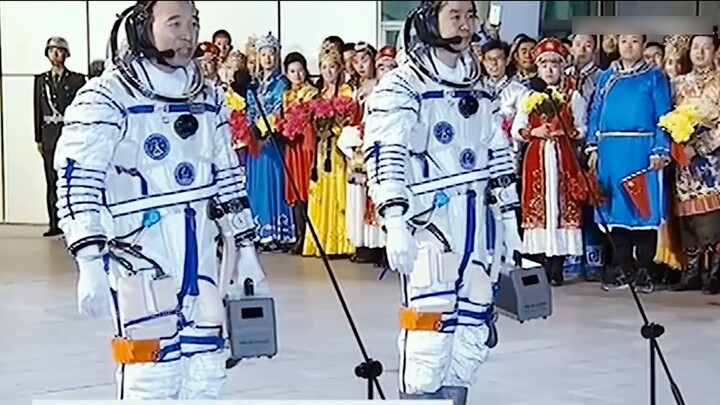 "ฟังนะ! เสียงคำรามของมังกร!!!" [เสินโจว 17 ปล่อยตัว!]