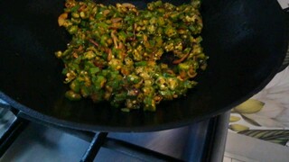 Frying lady fingers vegetables