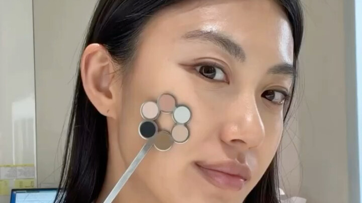 Tại Hàn Quốc đặt làm kem nền cushion với giá 32 đô la Mỹ