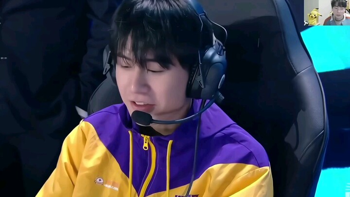 【Nanjing Hero Wuyou】Wuyou yang Diminta WeChat oleh Gemini