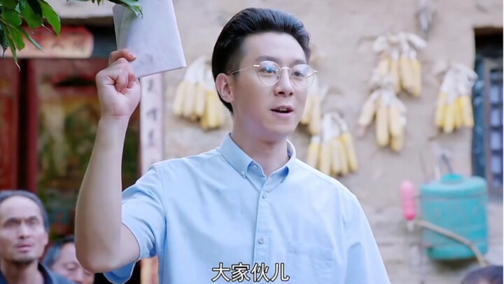 หนุ่มสำเร็จการศึกษากลับมา ตอบแทนชาวบ้านทั้งหมู่บ้าน ดูจบแล้วน้ำตาไหลไม่หยุด!