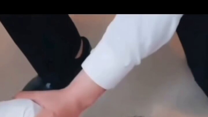 ⚡Saya tertawa selama dua puluh menit sebelum memposting ini⚡