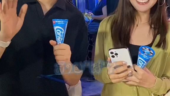 ໃຫມ່ ຄອມເນັດໂຕ ໄວທ໌ ຖົ່ວຊອກໂກແລັດ