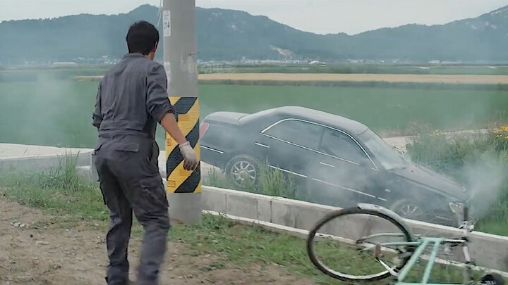 Setiap hari saat keluar rumah, pria itu selalu menemui kecelakaan mobil, tapi setiap kali, dia sama 