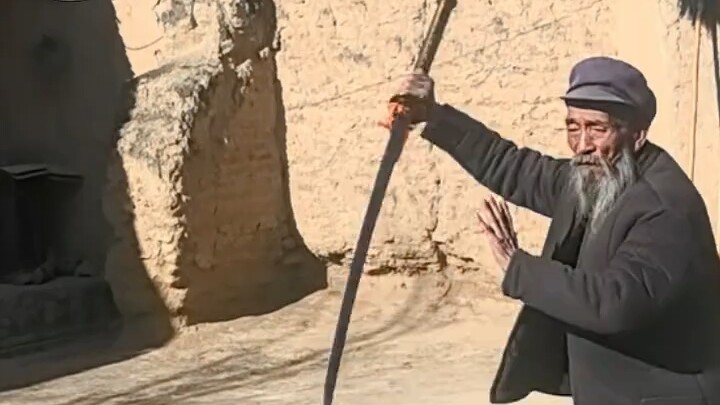 A veteran swordsman from Northwest China walks right up to your back—no flashy, movie-style moves he