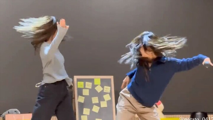 [MAMAMOO] MC Đù Đa dẫn bạn nhảy disco, hai cây chổi phát cuồng, mỗi ngày một lần, niềm vui vô hạn