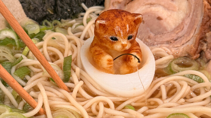 Meme ẩm thực về mèo | Tiểu Mi câu mì & thịt xá xíu thơm ngon