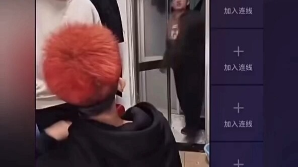 他在吸引同性和吸引异性之间选择了吸引异形[捂脸]