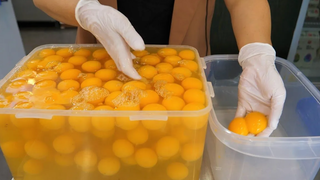 ขนาดมหัศจรรย์! วิธีทำคาสเทลล่ายักษ์ด้วยชาเขียว - Korean Street Food