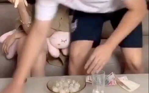 Chi tiết xin tiền tiêu vặt