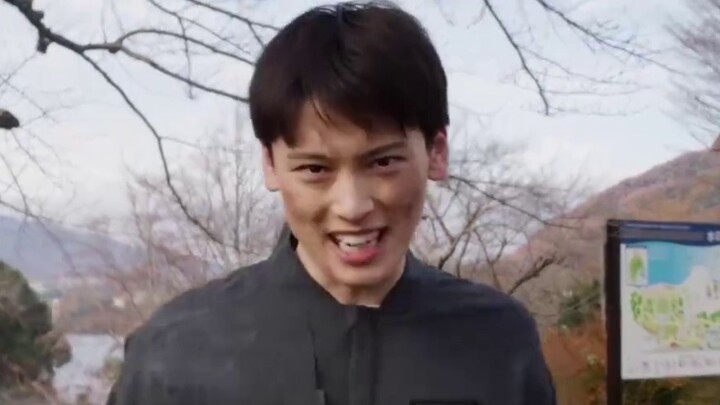 "Ultraman Deke 2nd Anniversary/WAKE UP DECKED/MAD" The arrow is on the string, and now, it has to be